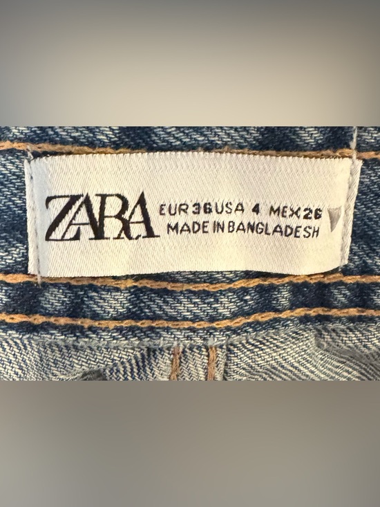Zara Medium Wash Cargo Split Hem Jeans - Size 4 - Picture 5 of 6